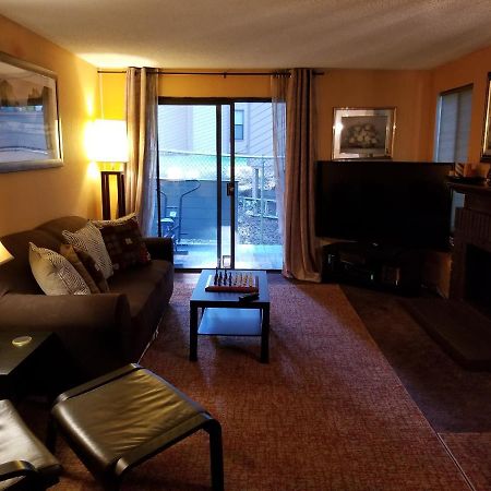 Lovely One Bedroom Condo With Indoor Fireplace. Federal Way Eksteriør billede