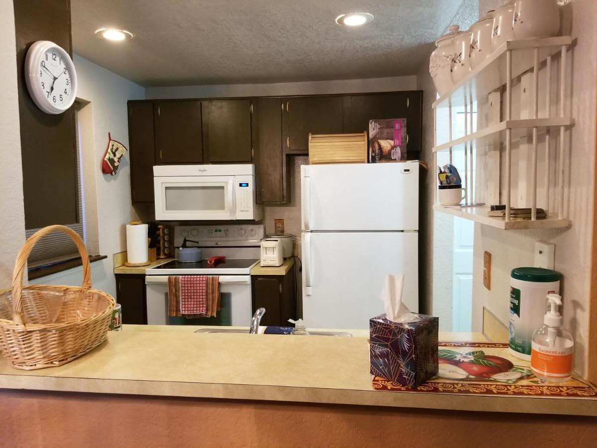 Lovely One Bedroom Condo With Indoor Fireplace. Federal Way Eksteriør billede